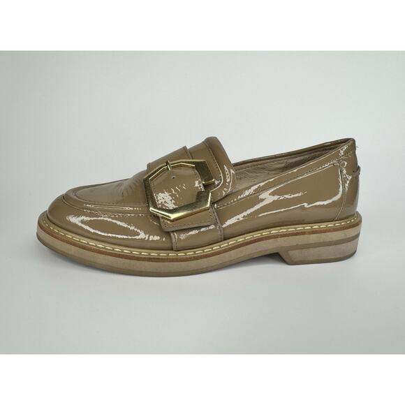 Louise et Cie Shoes - Louise et Cie Exlixen Loafers Women’s 7M Beige Patent Leather Gold Buckle Preppy